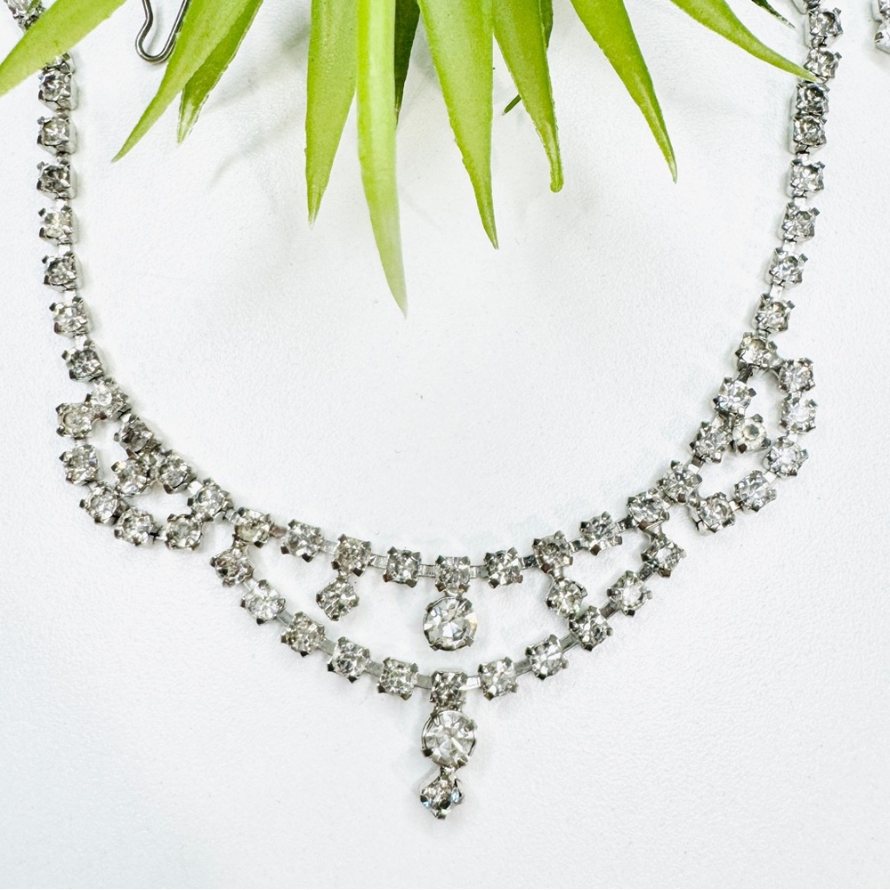 Vintage 50’s Edwardian Style Garland Clear Rhinestone Silver Tone Necklace